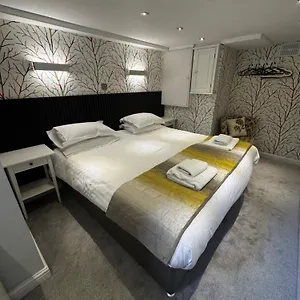 garden-mews-garden-area-2-super-king-bedrooms.yorkshirehotels.net/